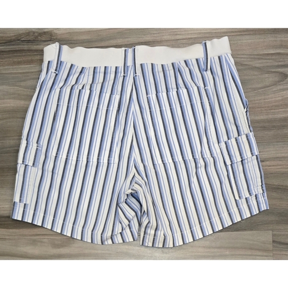 Lee Cargo Style Shorts Size 10, Midrise - Picture 3 of 5